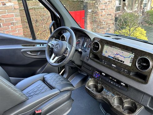 Used 2024 Mercedes-Benz Sprinter 3500 image 13