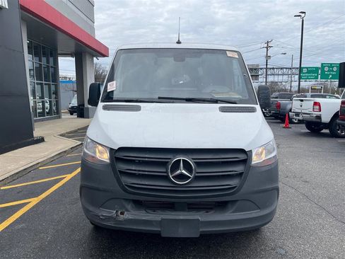 Used 2023 Mercedes-Benz Sprinter 2500 image 2