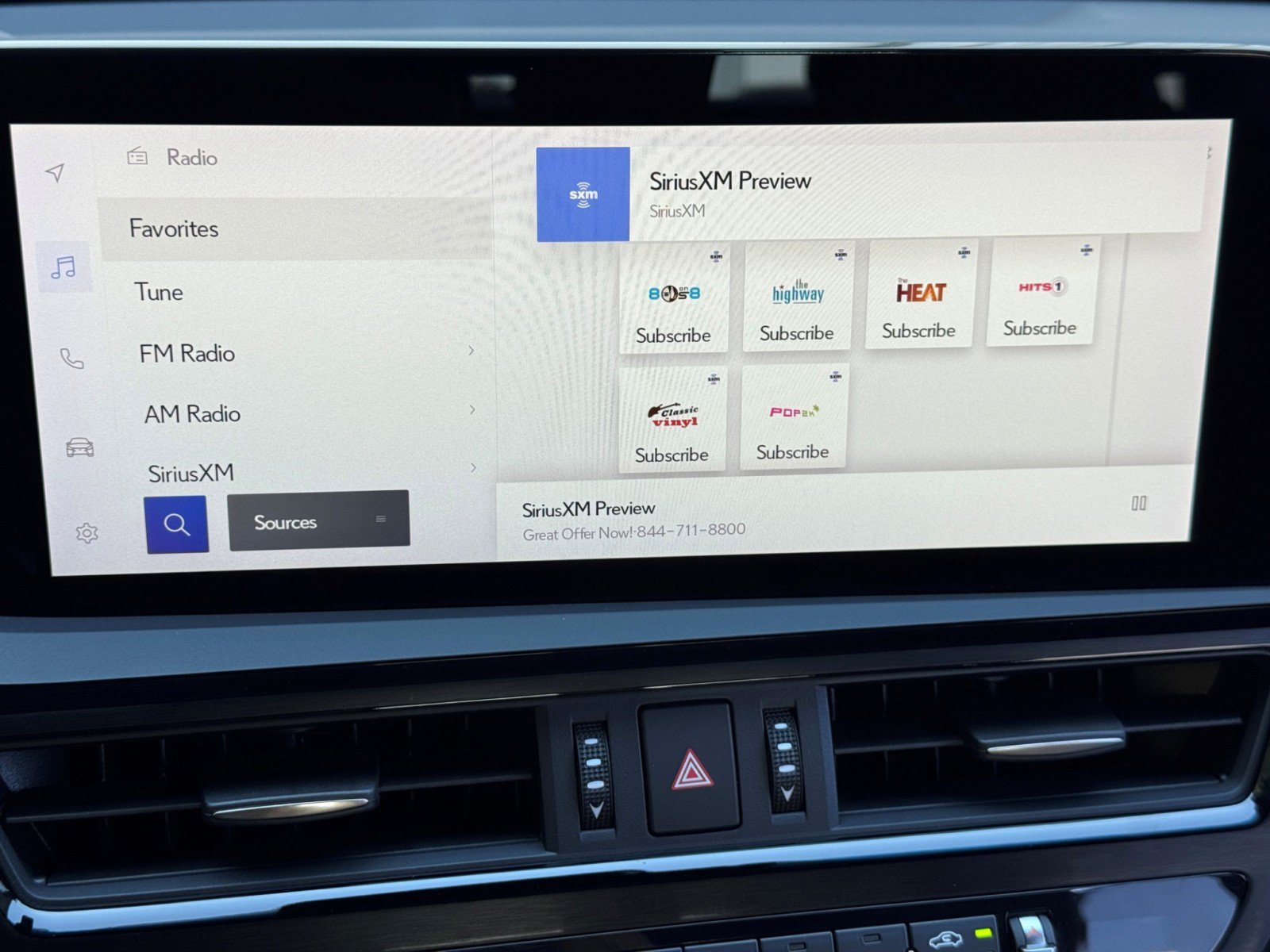 Used 2024 Lexus ES 300h Ultra Luxury w/ Accessory Package (Z2) FWD image 29