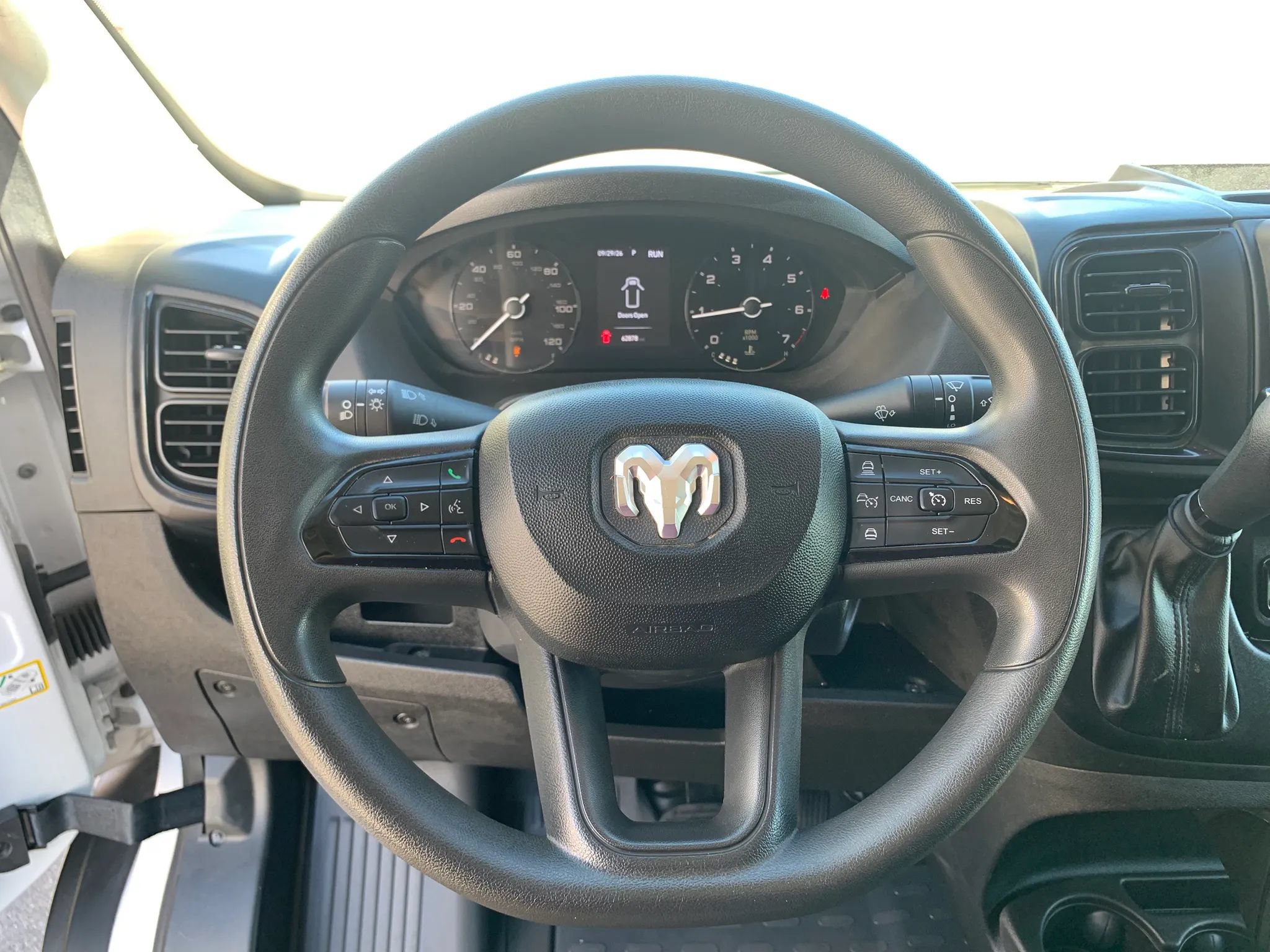 Used 2025 RAM ProMaster 2500 w/ Convenience Group FWD image 10