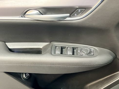 Used 2025 Cadillac XT5 Luxury AWD/4WD image 18