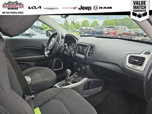 Used 2020 Jeep Compass Sport w/ Cold Weather Group AWD/4WD image 16