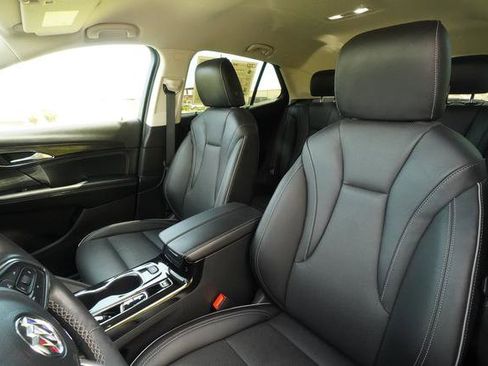 Used 2023 Buick Envision Essence image 23