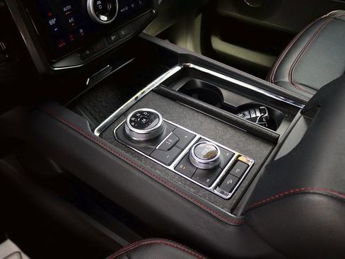 Used 2024 Ford Expedition Limited image 22