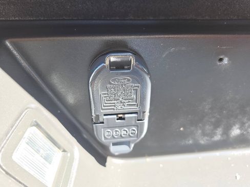Used 2015 Ford F150 Lariat w/ Equipment Group 502A Luxury AWD/4WD image 72