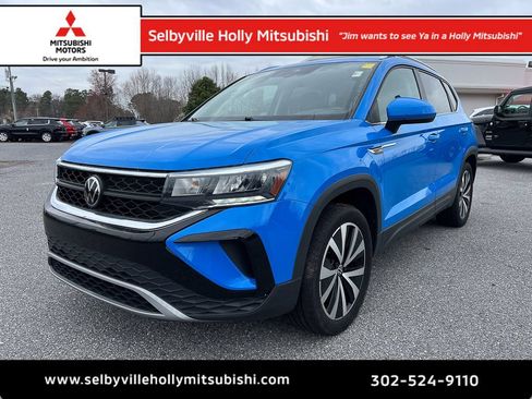 Used 2023 Volkswagen Taos SE AWD/4WD image 1