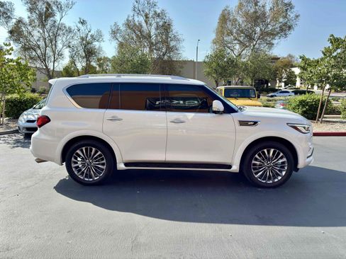 Used 2018 INFINITI QX80 4WD w/ Driver Assistance Package image 7