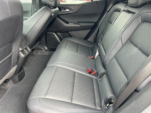 Used 2025 Chevrolet Equinox LT w/ Convenience Package II image 14