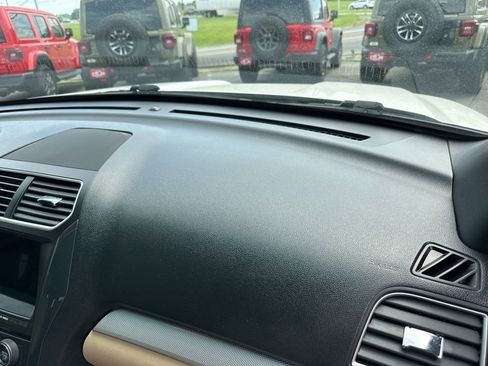 Used 2017 Ford Explorer XLT w/ Equipment Group 202A FWD image 24