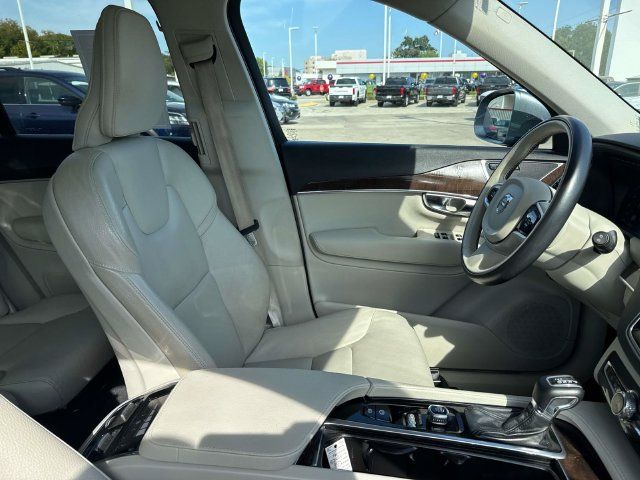 Used 2019 Volvo XC90 T6 Momentum AWD/4WD image 12