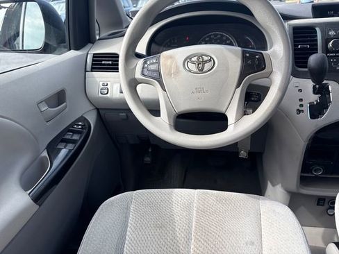 Used 2012 Toyota Sienna LE FWD image 14