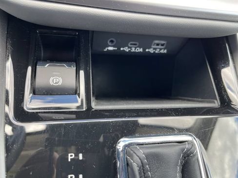 Used 2025 Subaru Outback Premium AWD/4WD image 21