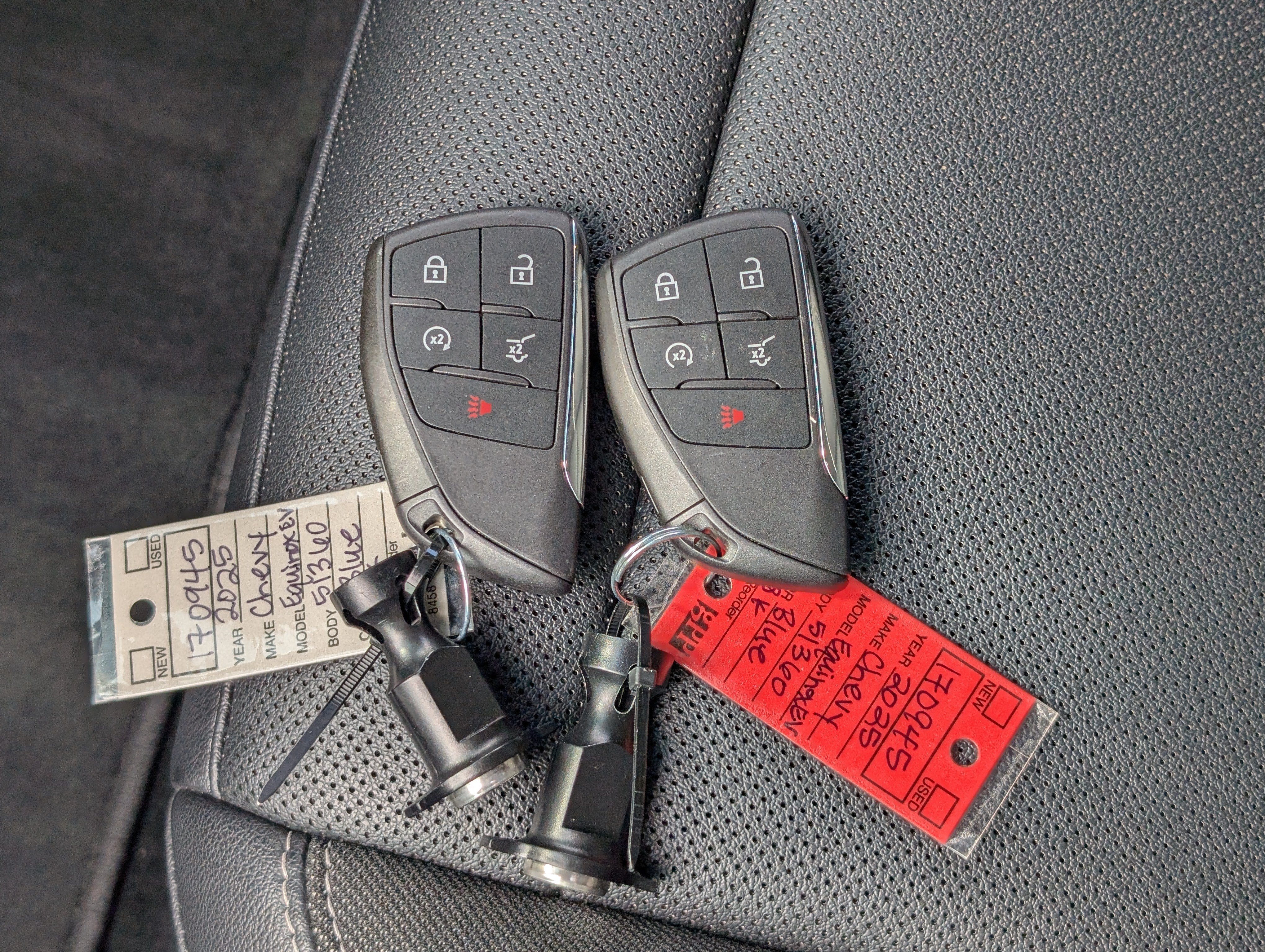 Used 2025 Chevrolet Equinox EV LT w/ Convenience Package II FWD image 35
