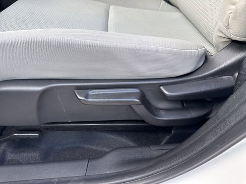 Used 2022 Honda HR-V LX image 13