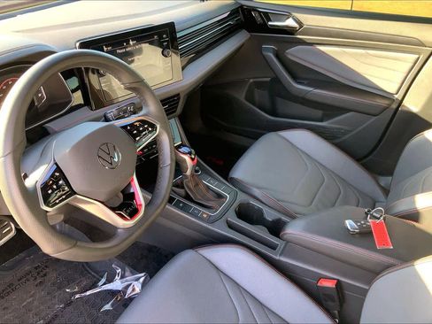 Used 2025 Volkswagen Jetta GLI Autobahn FWD image 16
