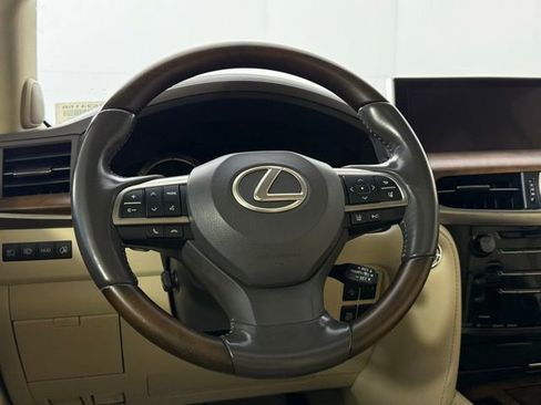 Used 2018 Lexus LX 570 4WD image 20