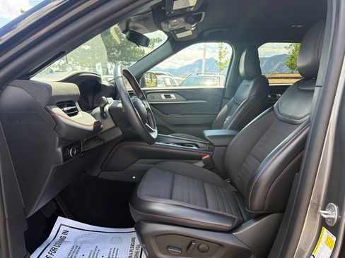 Used 2025 Ford Explorer ST-Line AWD/4WD image 24