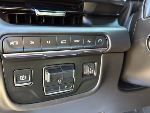 Used 2024 Cadillac Escalade Sport Platinum AWD/4WD image 17