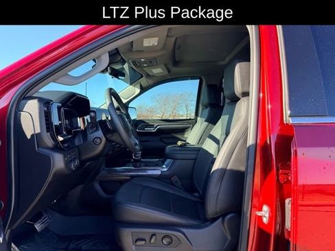 Used 2024 Chevrolet Silverado 1500 LTZ w/ LTZ Premium Package image 8