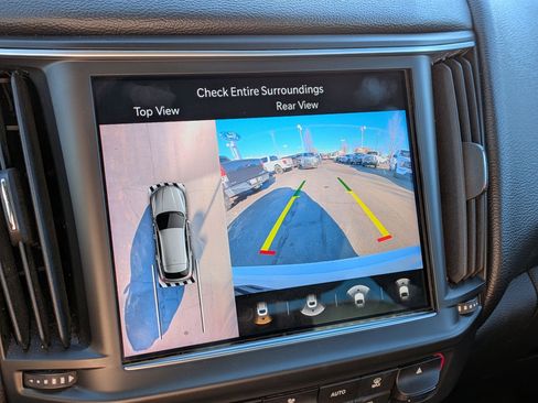 Used 2023 Maserati Levante Modena image 23