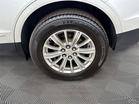 Used 2018 Cadillac XT5 Luxury w/ Driver Awareness Package image 35