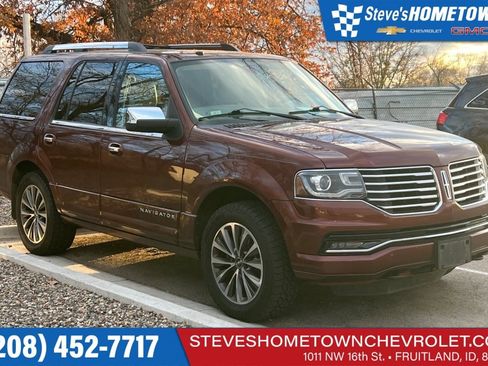 Used 2016 Lincoln Navigator Select image 1
