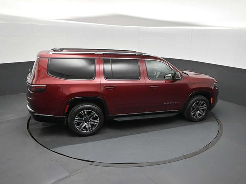 Used 2024 Jeep Wagoneer Series II w/ Flexible Seating Group AWD/4WD image 17