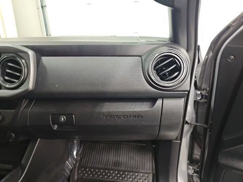 Used 2016 Toyota Tacoma TRD Sport w/ Towing Package AWD/4WD image 36