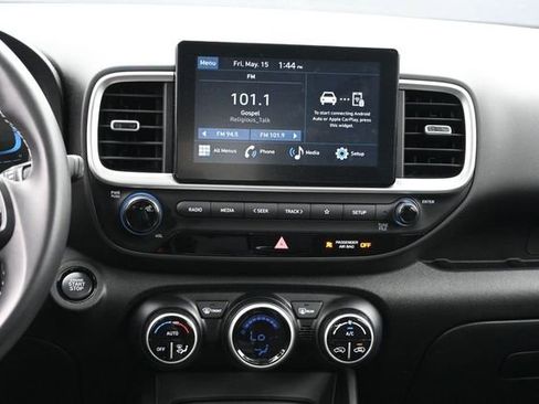 Used 2025 Hyundai Venue SEL FWD image 10