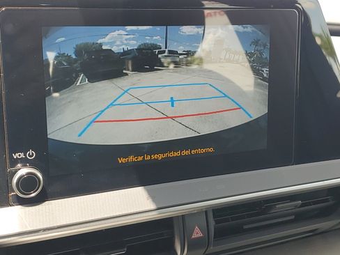 Certified 2024 Toyota Prius LE FWD image 27