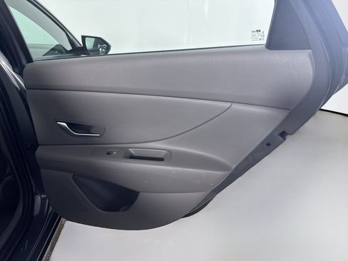 Used 2024 Hyundai Elantra SEL FWD image 28