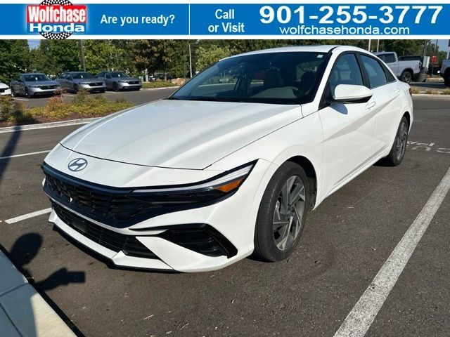 Used 2024 Hyundai Elantra SEL FWD image 1