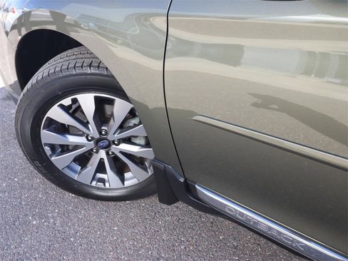 Used 2017 Subaru Outback 3.6R Touring w/ Popular Package #5A image 3