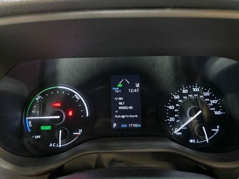 Used 2024 Toyota Sienna XLE FWD image 45