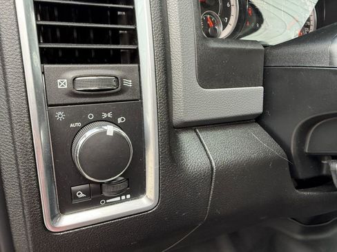 Used 2018 RAM 2500 SLT w/ Snow Chief Group AWD/4WD image 38