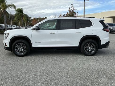 Used 2025 GMC Acadia Elevation image 3