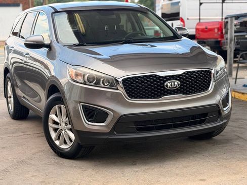 Used 2016 Kia Sorento L FWD image 1