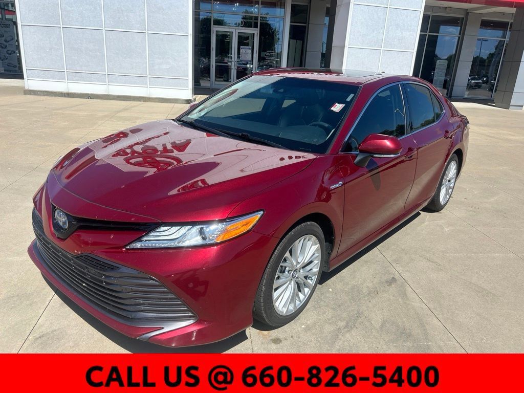 Used 2018 Toyota Camry XLE w/ Audio Package FWD image 2