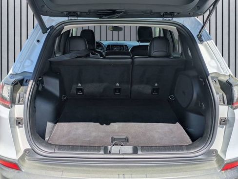 Used 2020 Jeep Cherokee Limited image 6