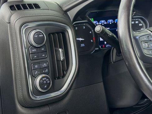 Used 2022 GMC Sierra 3500 Denali image 11