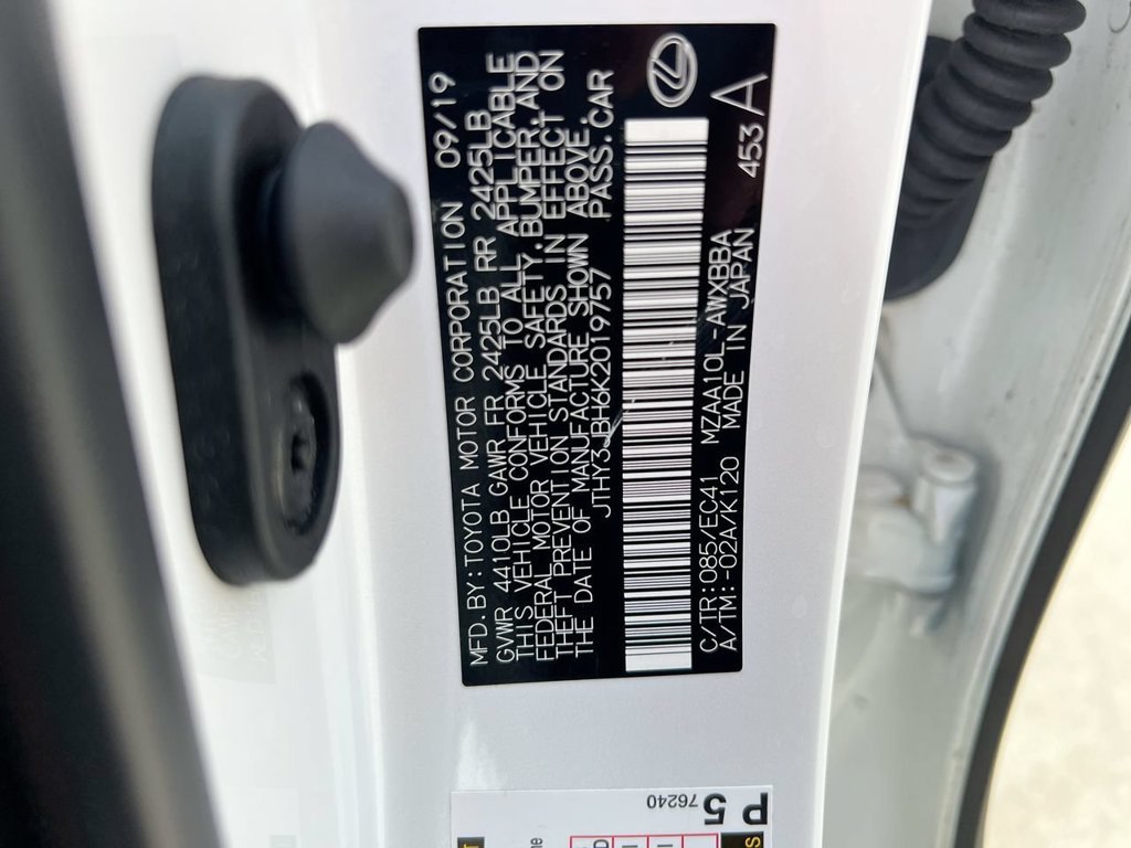 Used 2019 Lexus UX 200 w/ Premium Package FWD image 22
