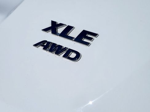 Used 2017 Toyota RAV4 XLE image 21