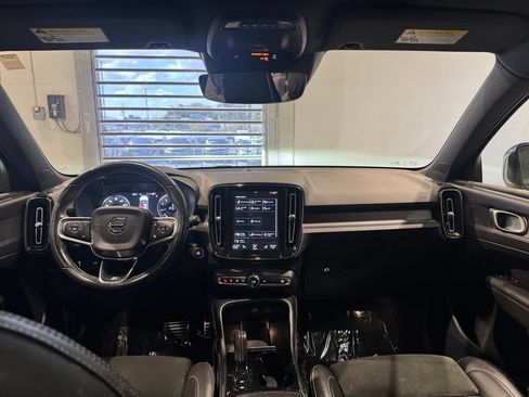 Used 2020 Volvo XC40 T5 R-Design AWD/4WD image 29