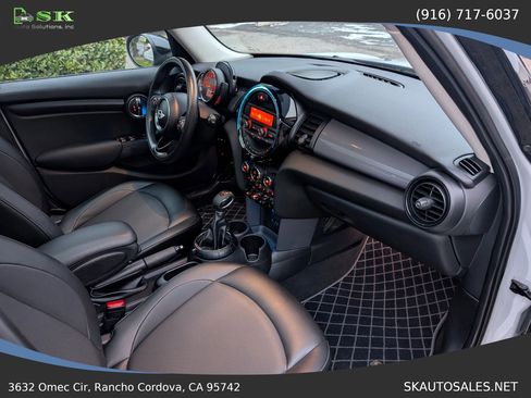 Used 2016 MINI Cooper 4-Door Hardtop image 13