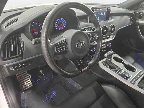 Used 2020 Kia Stinger GT image 16