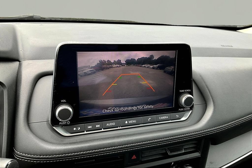 Used 2024 Nissan Rogue S FWD image 15