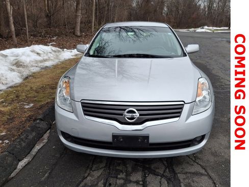 Used 2009 Nissan Altima 2.5 S w/ Emergency Aid Pkg image 2