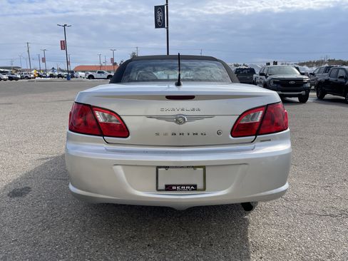 Used 2010 Chrysler Sebring Touring image 5