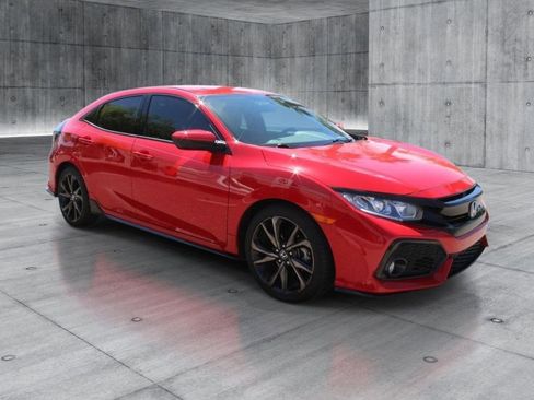 Used 2018 Honda Civic Sport image 7