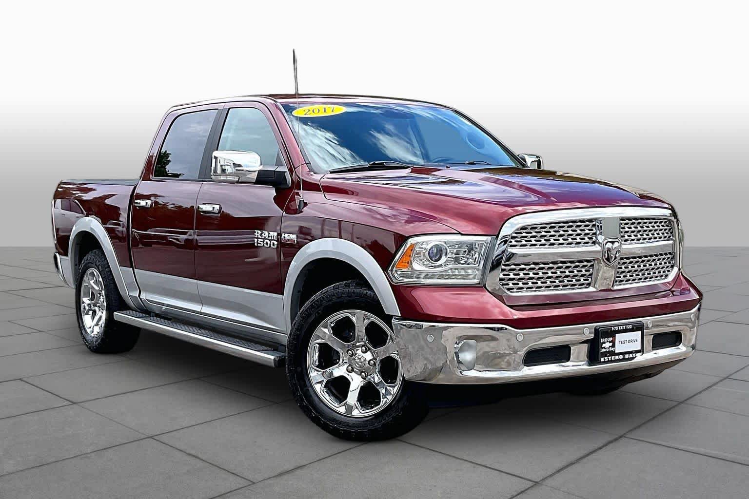 Used 2017 RAM 1500 Laramie w/ Convenience Group AWD/4WD image 3